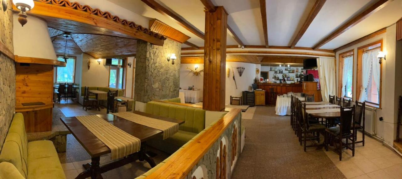 Hotel Paradise Place Kalofer Buitenkant foto
