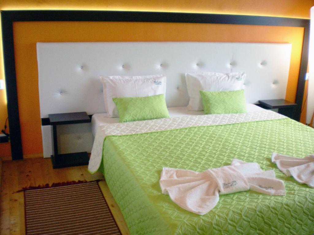Hotel Paradise Place Kalofer Kamer foto